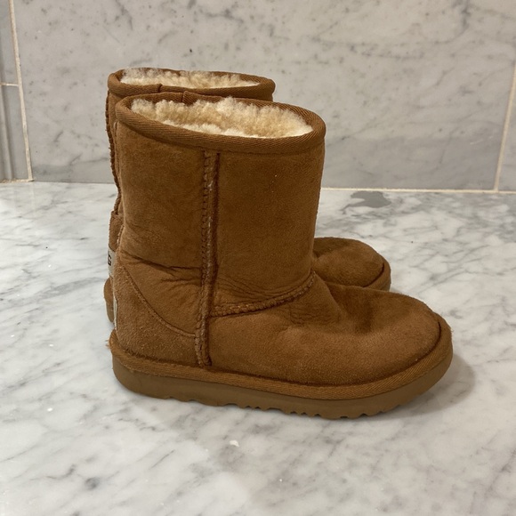 Uggs Kids' Classic Short II Water Resistant Genuine Shearling Boot - Picture 3 of 5